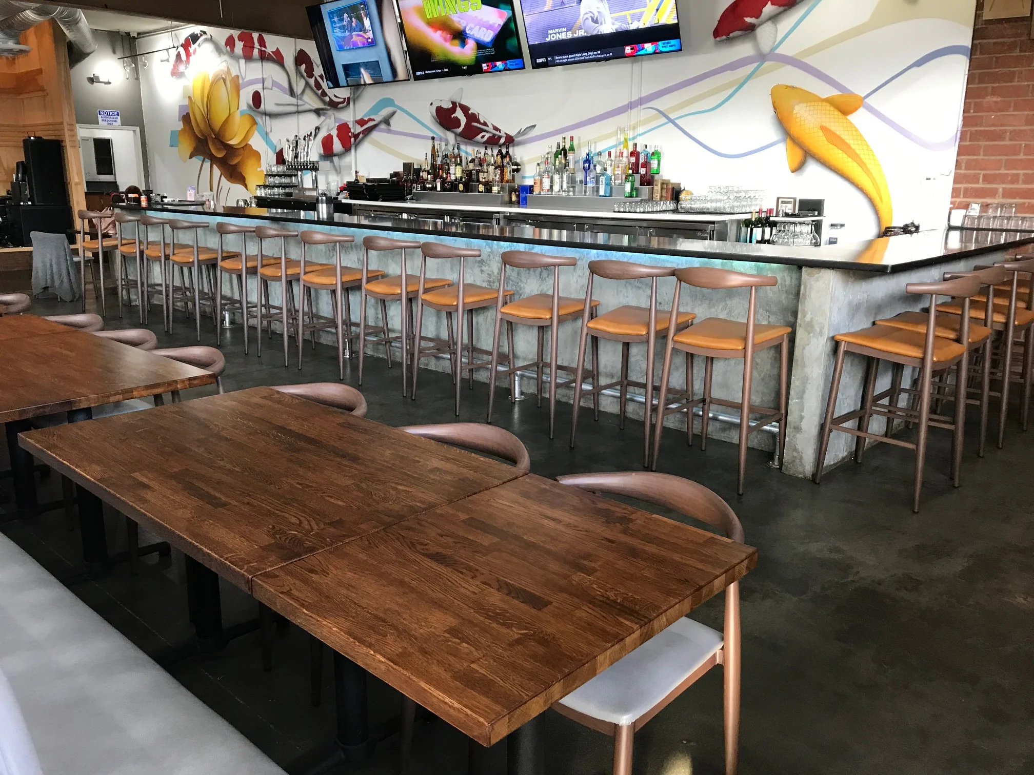 White Oak Light Walnut Finish Live